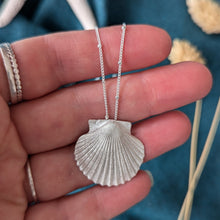 Load image into Gallery viewer, Silver Shell Necklace