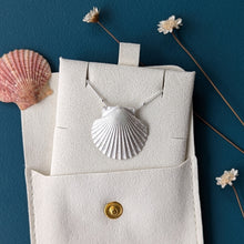 Load image into Gallery viewer, Silver Shell Necklace