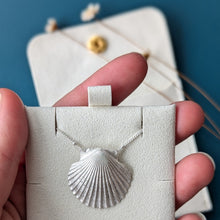 Load image into Gallery viewer, Silver Shell Necklace