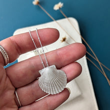 Load image into Gallery viewer, Silver Shell Necklace