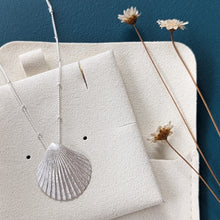 Load image into Gallery viewer, Silver Shell Necklace