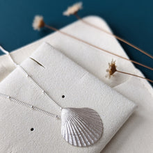 Load image into Gallery viewer, Silver Shell Necklace