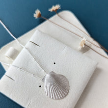 Load image into Gallery viewer, Silver Shell Necklace
