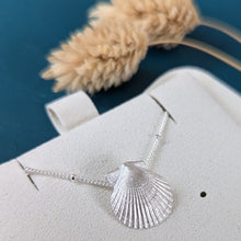 Load image into Gallery viewer, Silver Shell Necklace