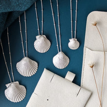 Load image into Gallery viewer, Silver Shell Necklace